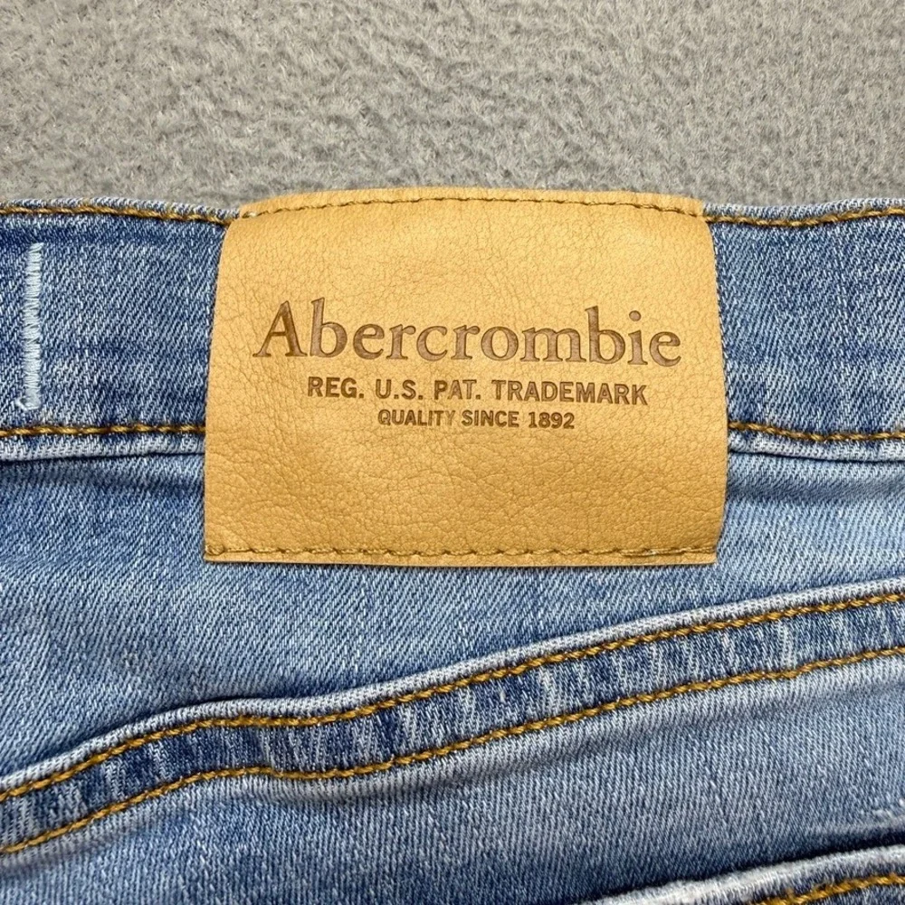 Abercrombie Kids Straight Leg Denim Jeans Regular Fit Size 11/12 Light Blue Wash